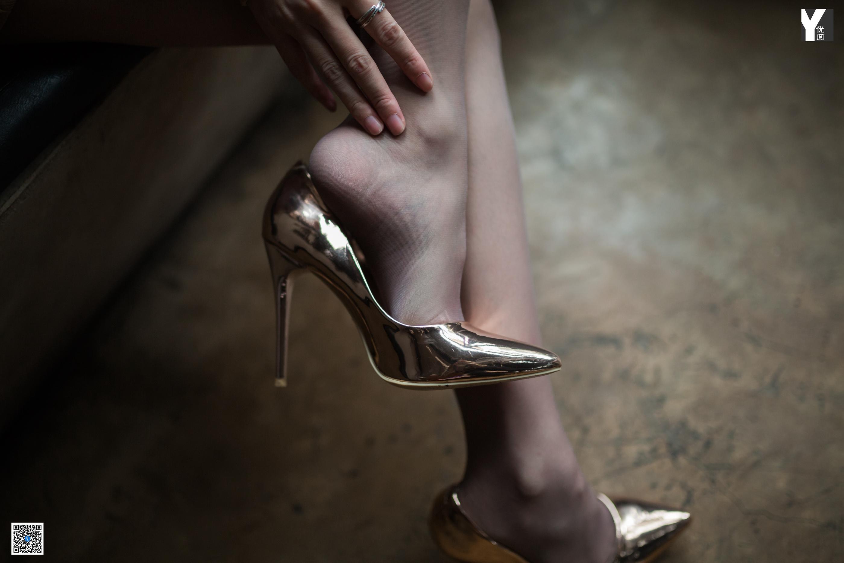 IESS异思趣向 - 模特：秋秋《职业性感选手》